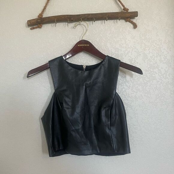 Black leather crop top - Picture 2 of 3